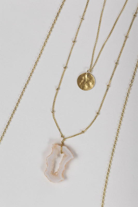 Necklace 3 layers brass/stones 20L gold/white