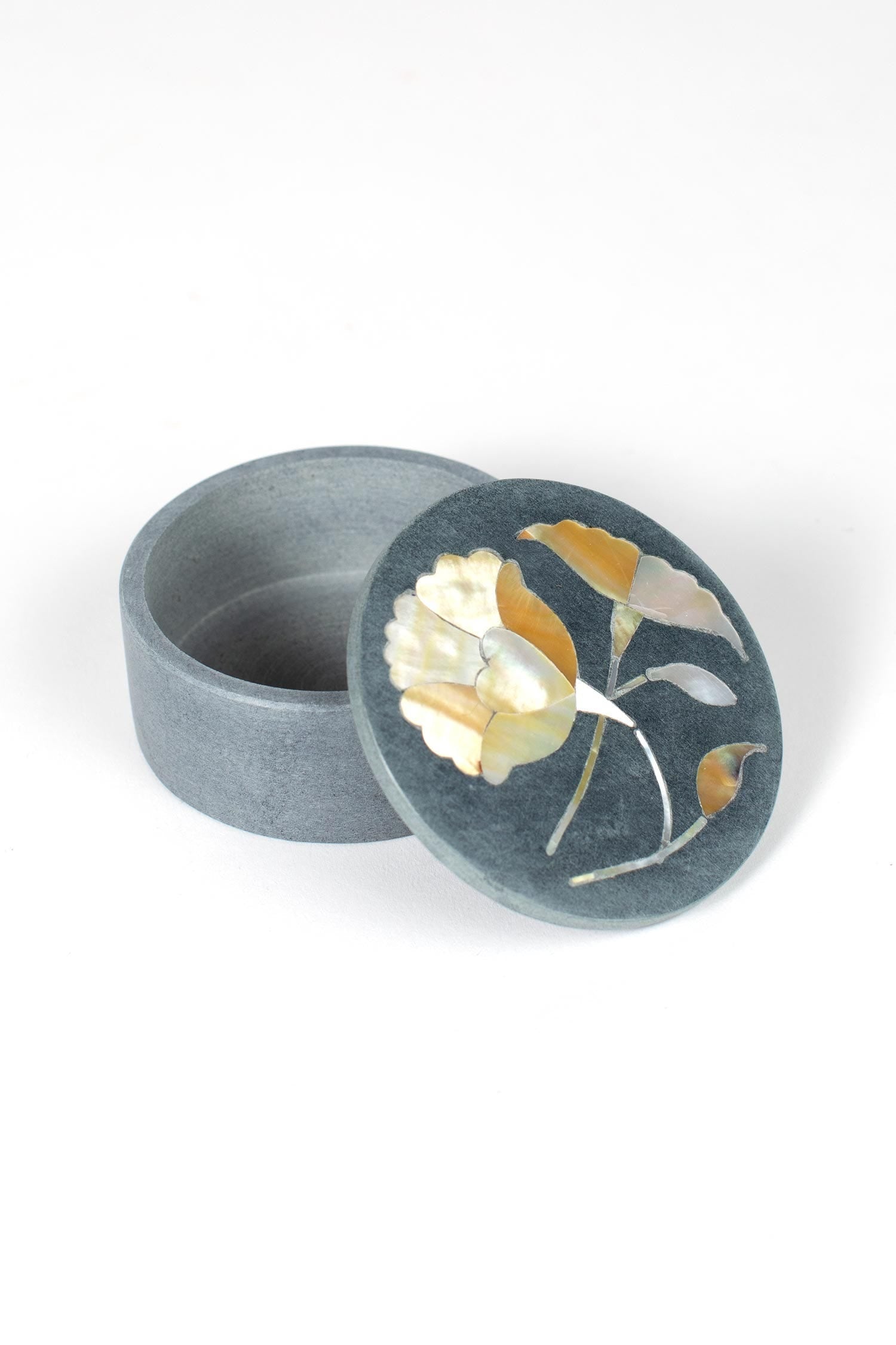 Box floral inlay stone/MOP 3Dx1.5H gray/tan/crm