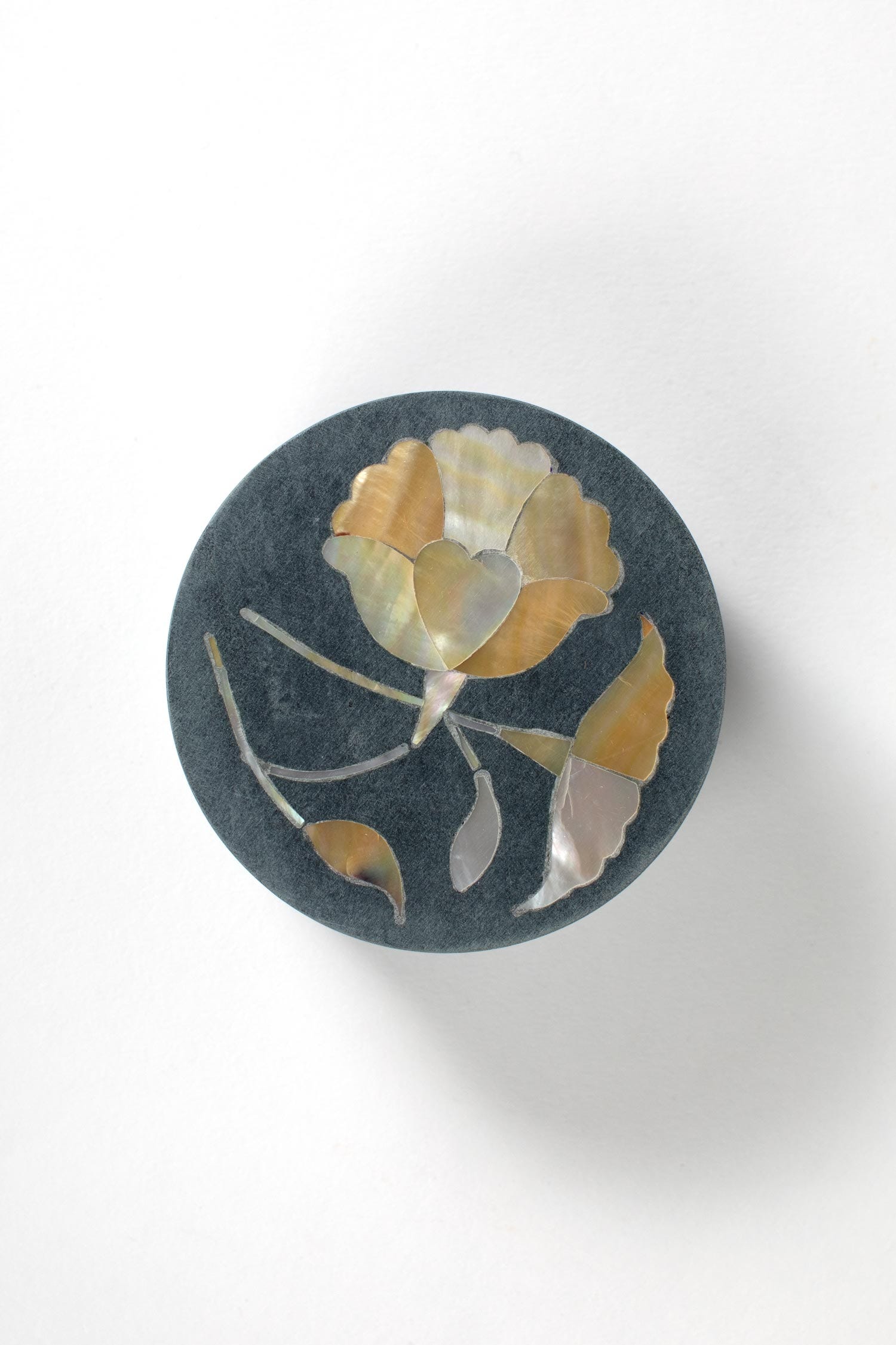 Box floral inlay stone/MOP 3Dx1.5H gray/tan/crm