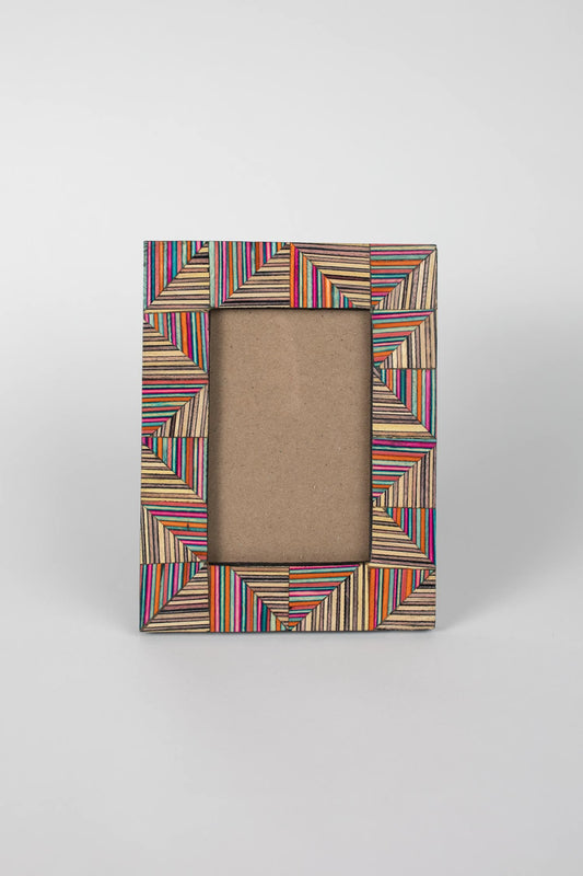 Frame mini stripe tiles f/4x6 wood 6.5x8.5 multi