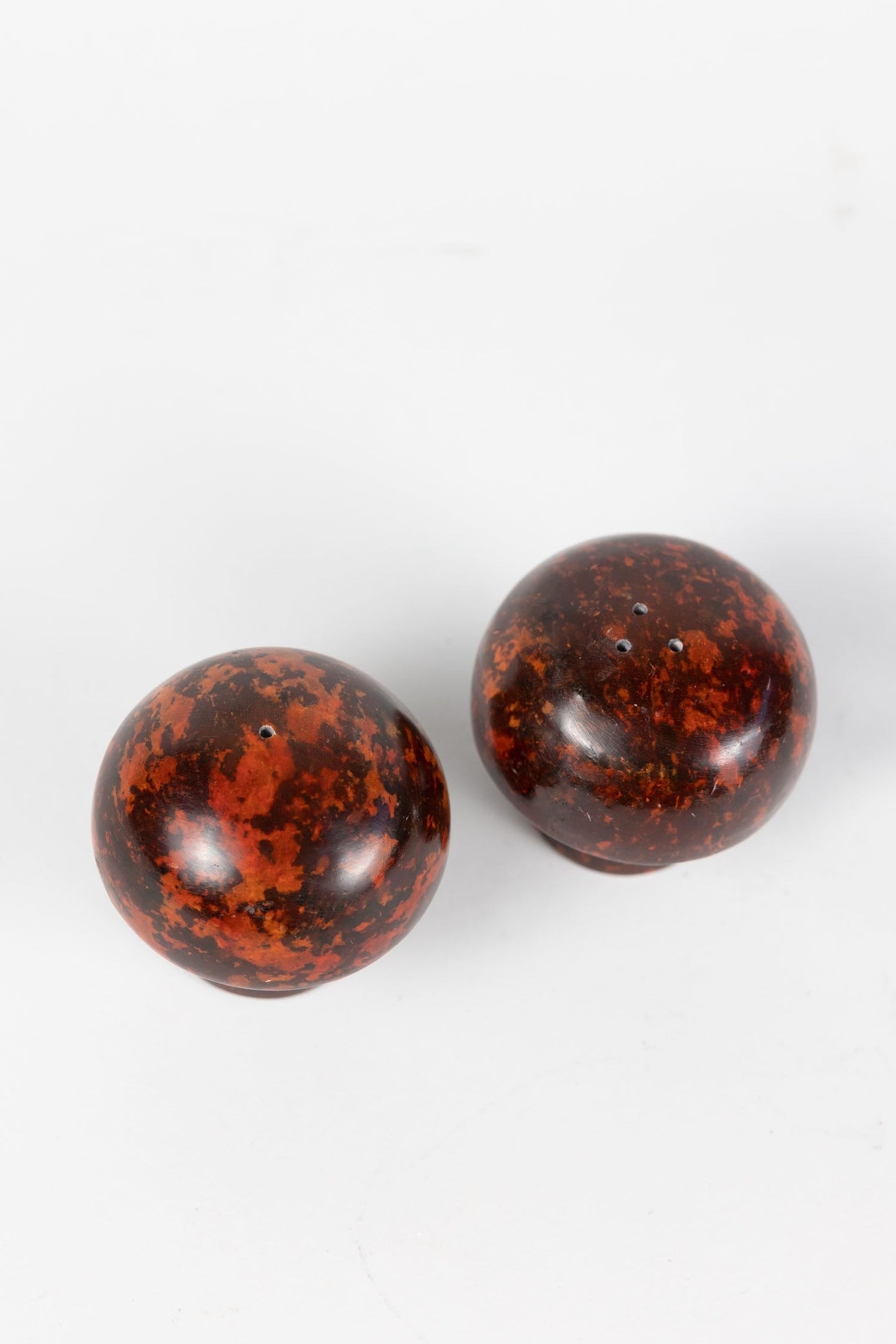Salt & pepper shakers mushrooms stone 2Dx2H rust