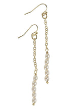 Earrings chain and pearls/brass 3L gold/white