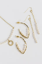 Earrings chain and pearls/brass 3L gold/white
