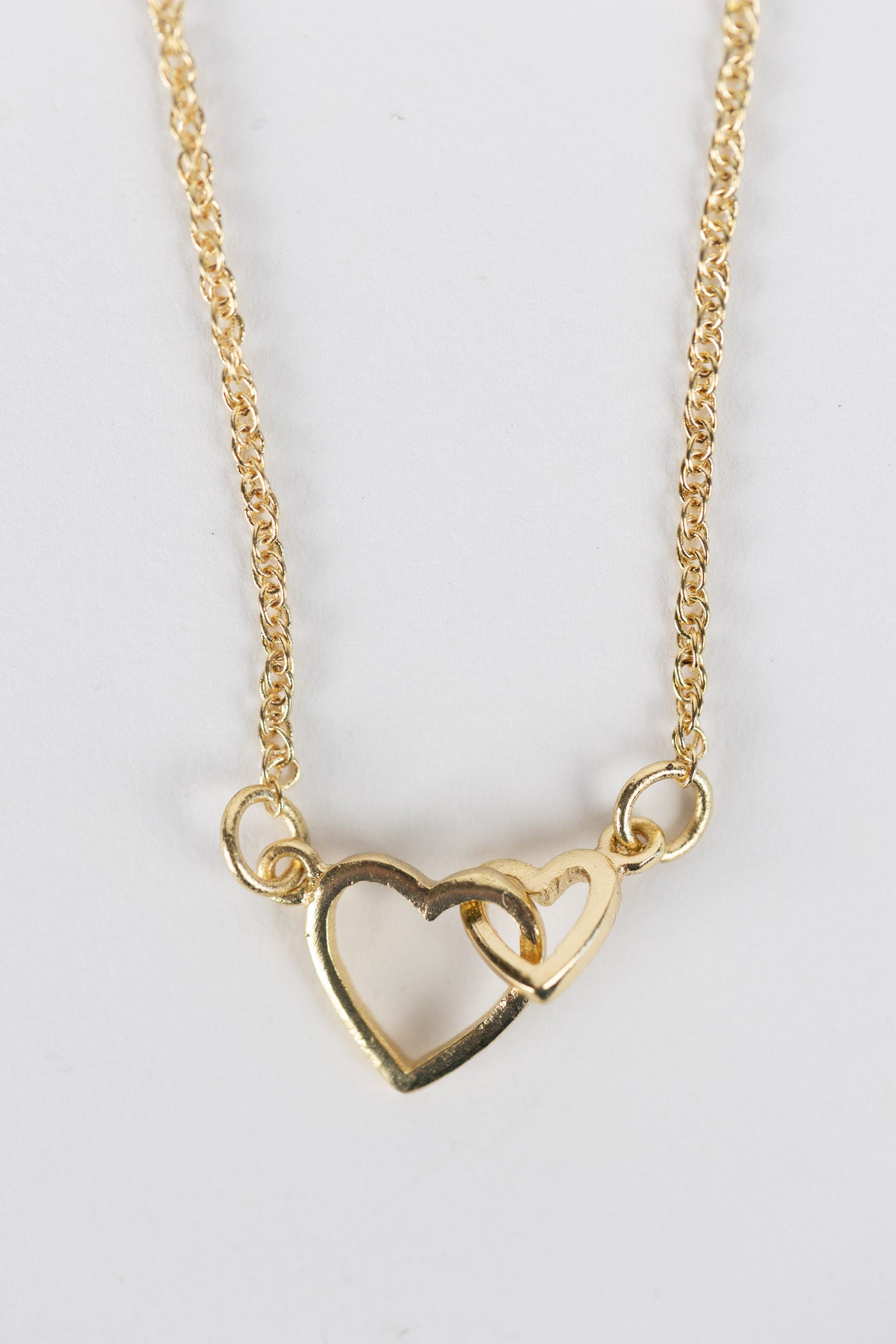 Necklace linked hearts fine chain brass 19L gold