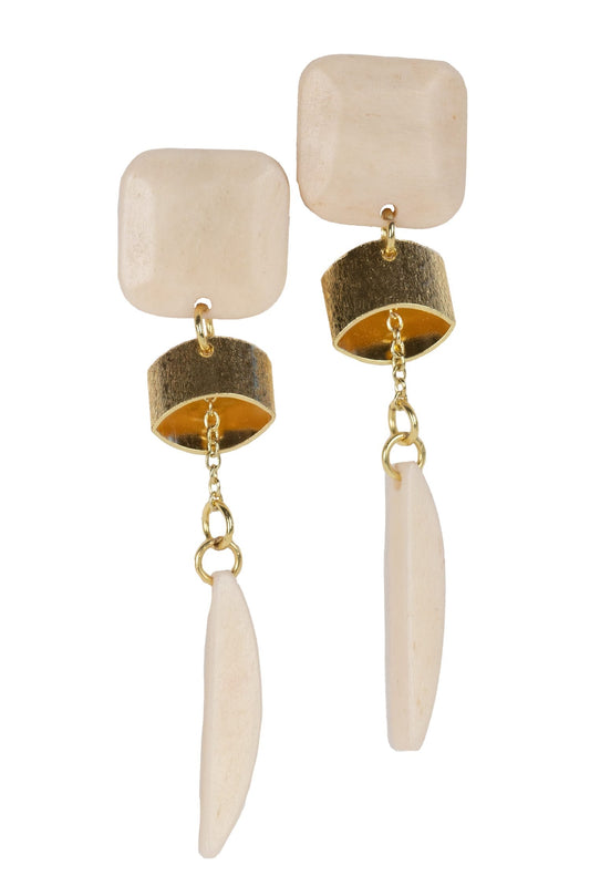 Earrings post sq/dangle bone/brass 3L cream/gold