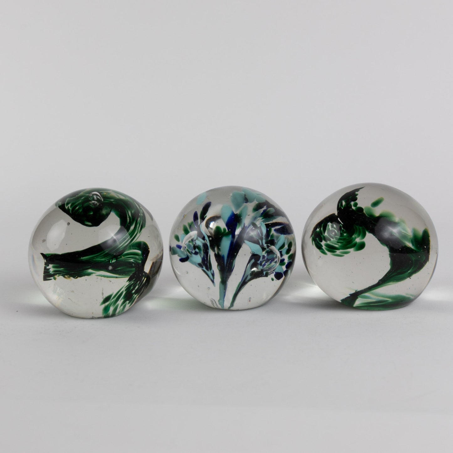 Paperweight hand blown blass 4D blue/green