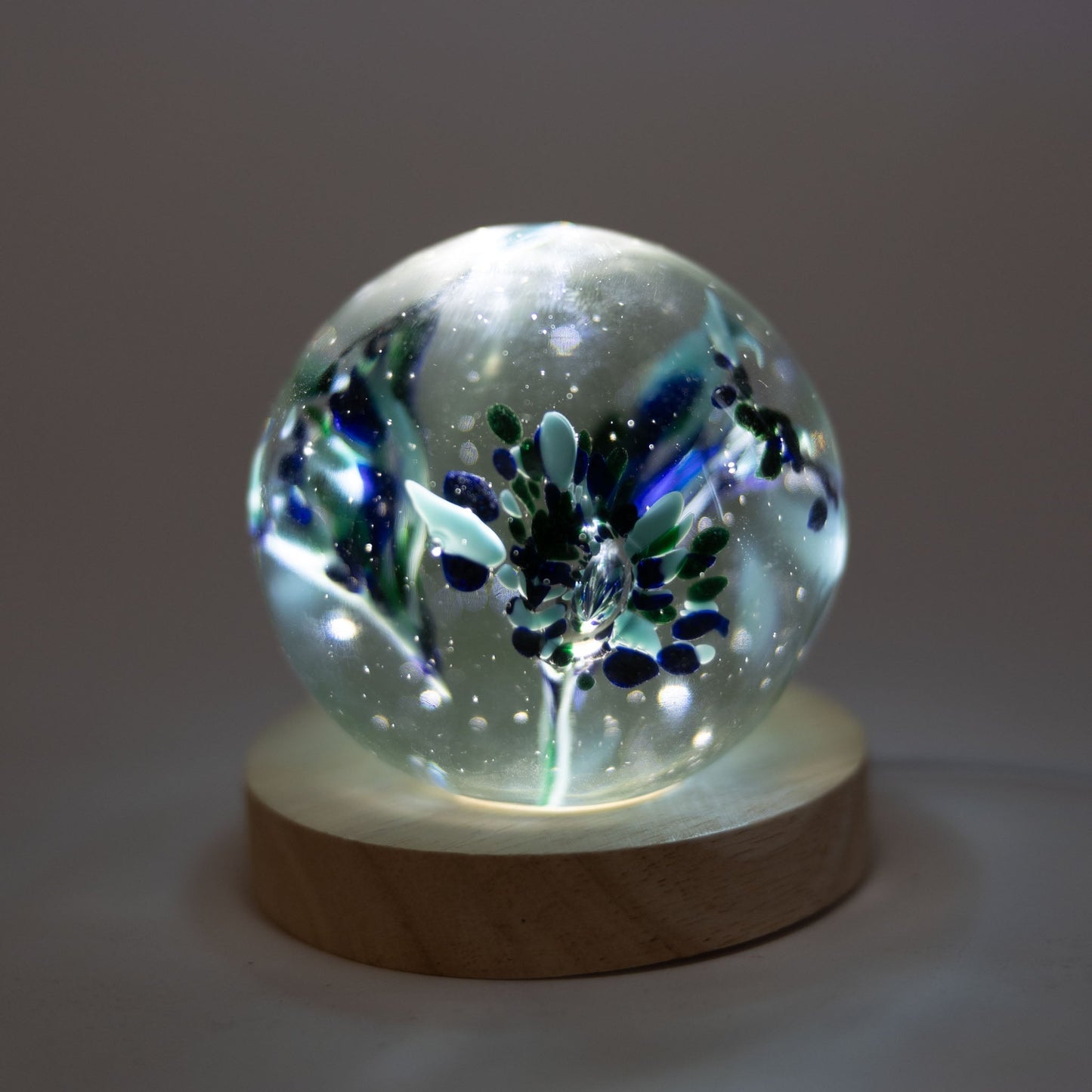 Paperweight hand blown blass 4D blue/green