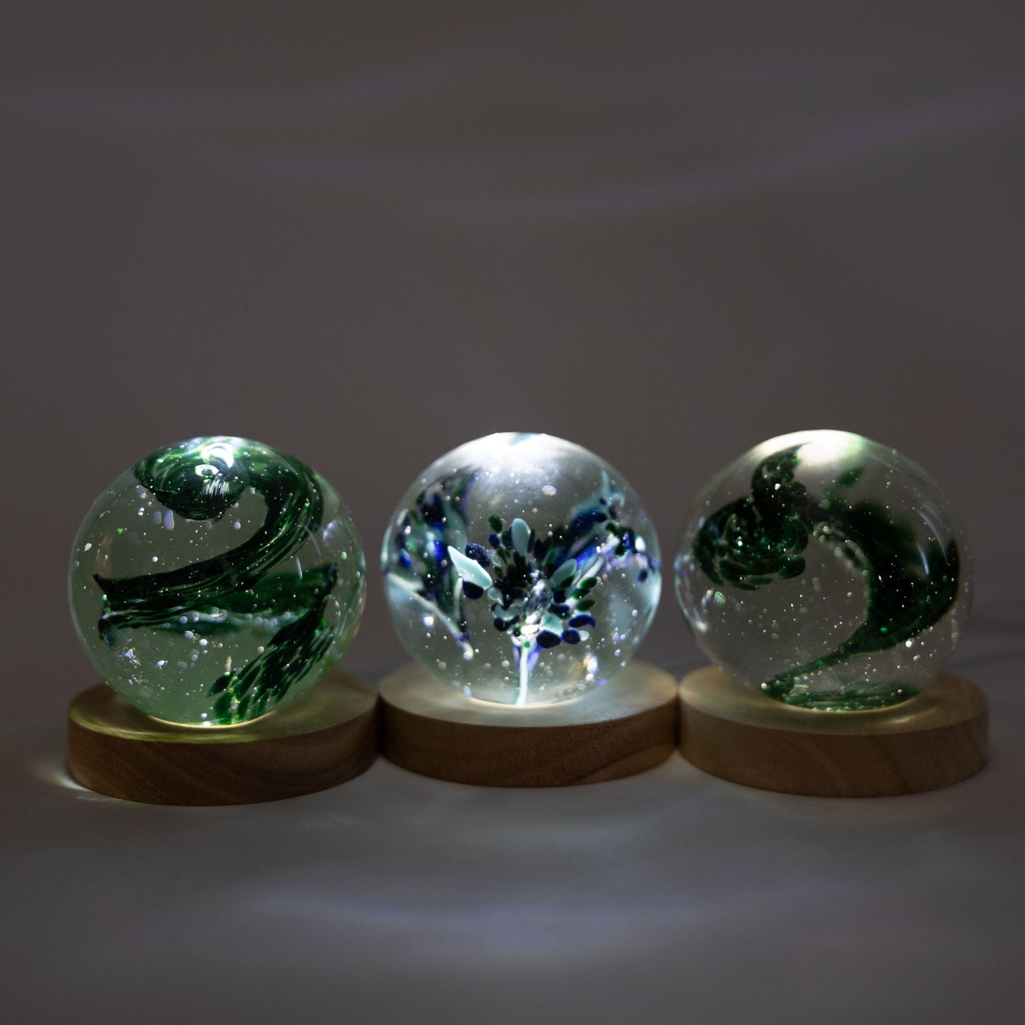 Paperweight hand blown blass 4D blue/green