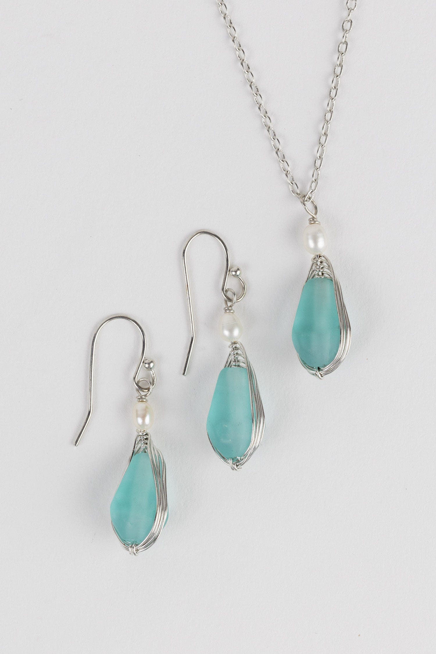 Earrings wrapped glass/pearl 1.5L aqua/silv