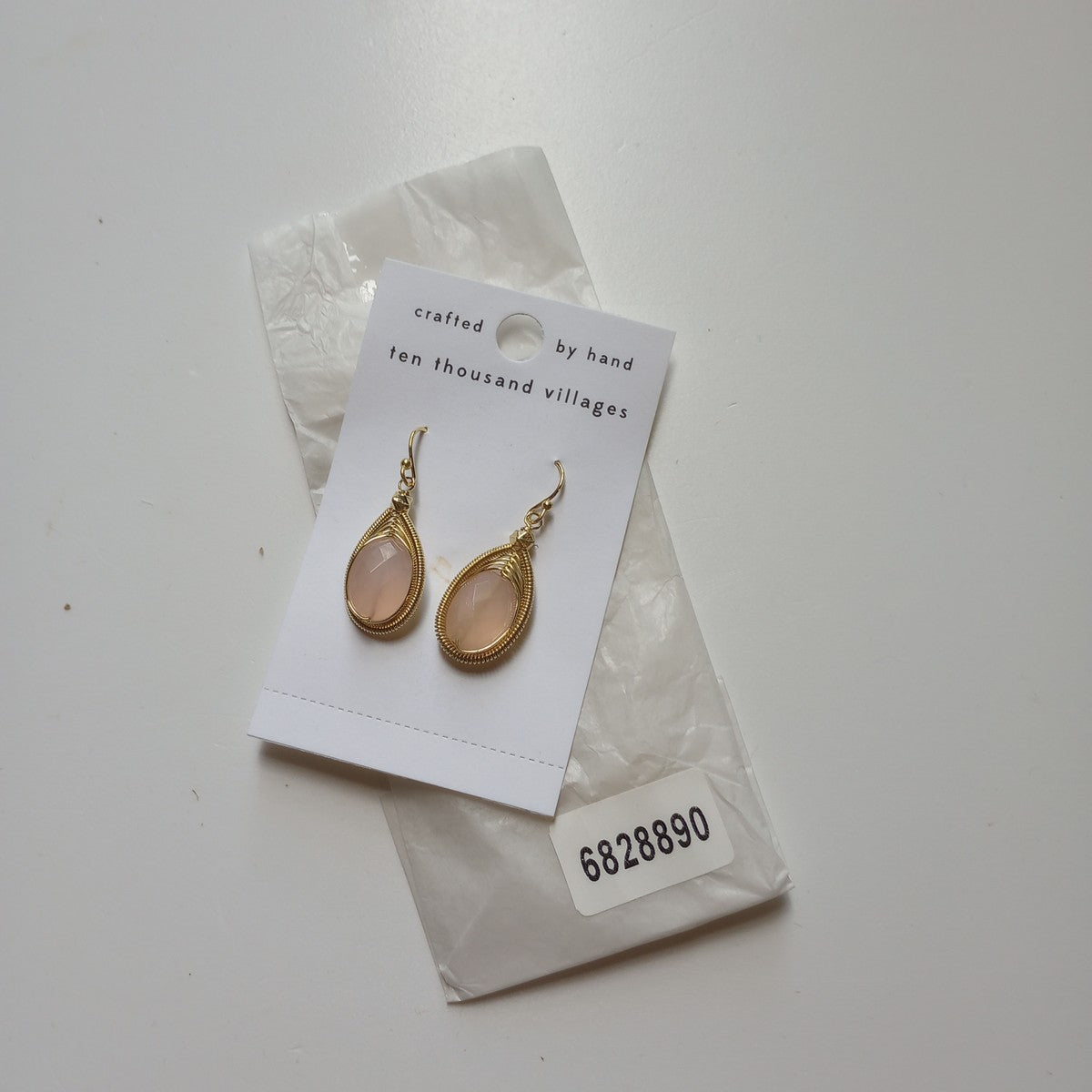Earrings oval wrapped onyx/brass 1.5L pink/gold