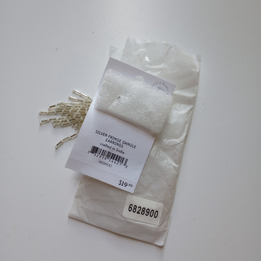 Earrings post fringes glass/brass 2.5L white/silv