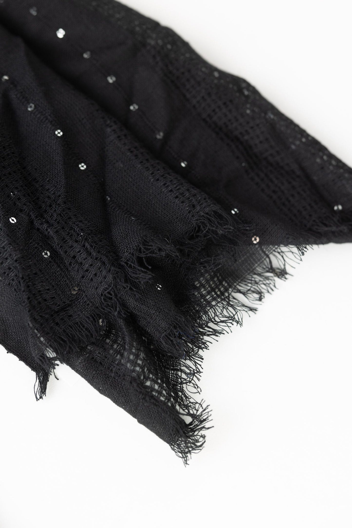 Scarf open weave viscose/sequins 70Lx28W black