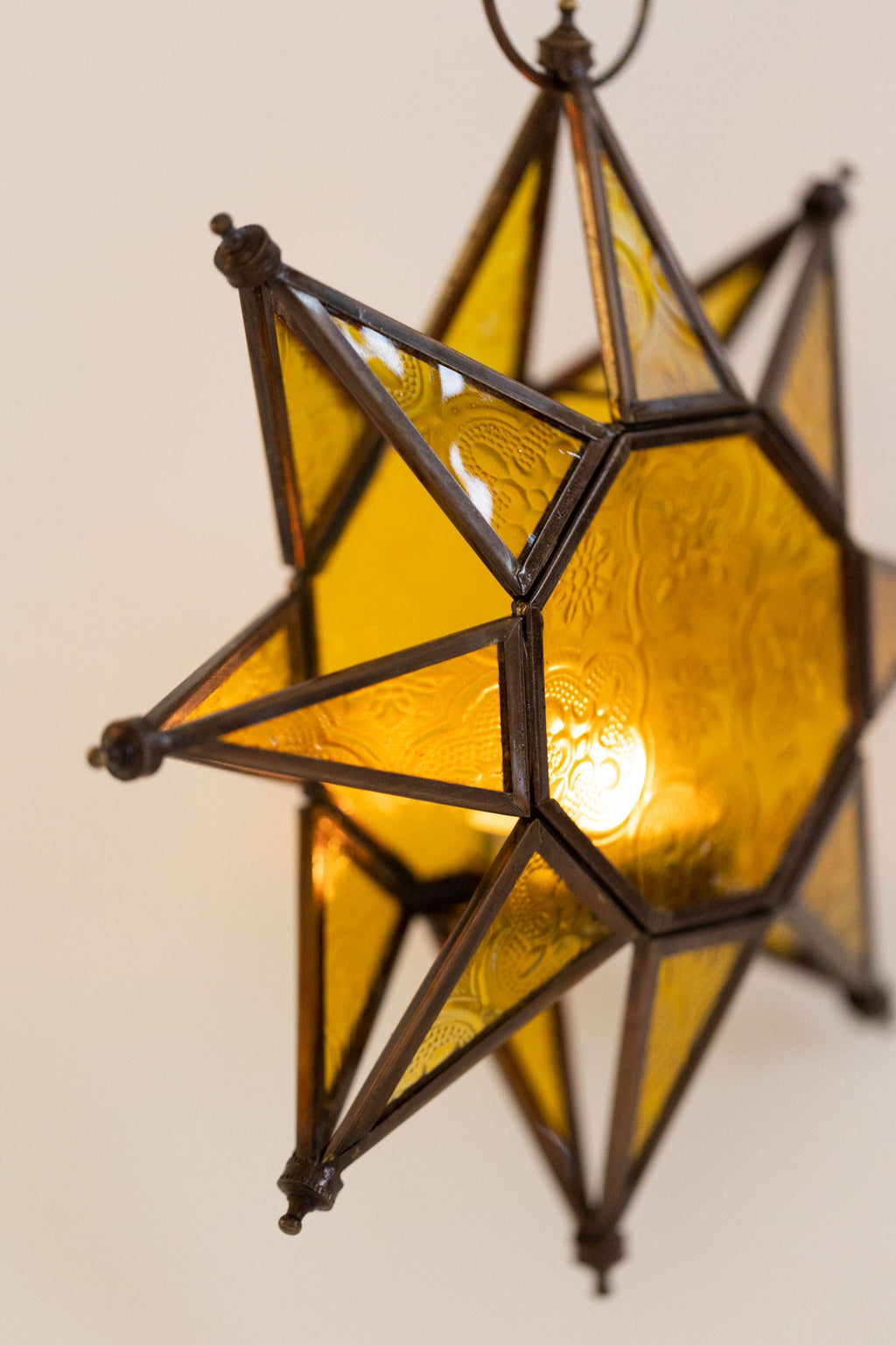 Candleholder star hanging brass/glass 8.5W yel