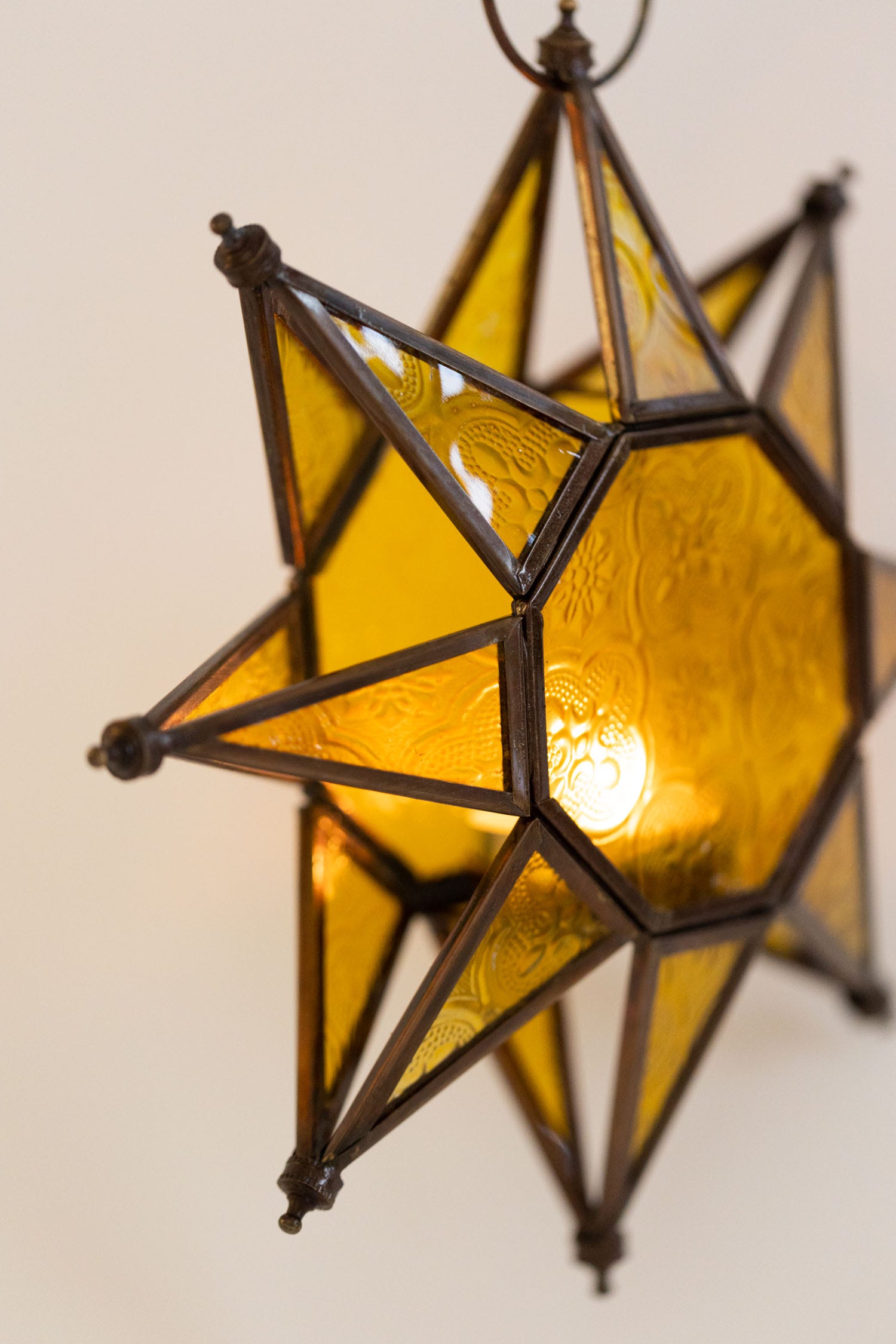 Candleholder star hanging brass/glass 8.5W yel