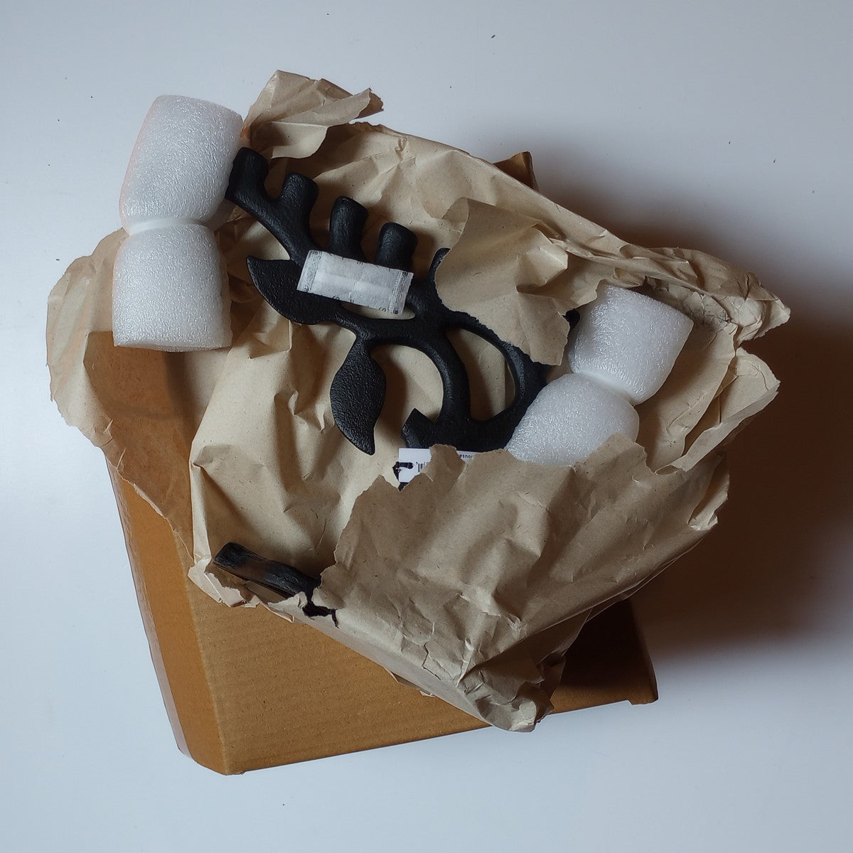 Menorah leaf/vine iron 10Wx8H black