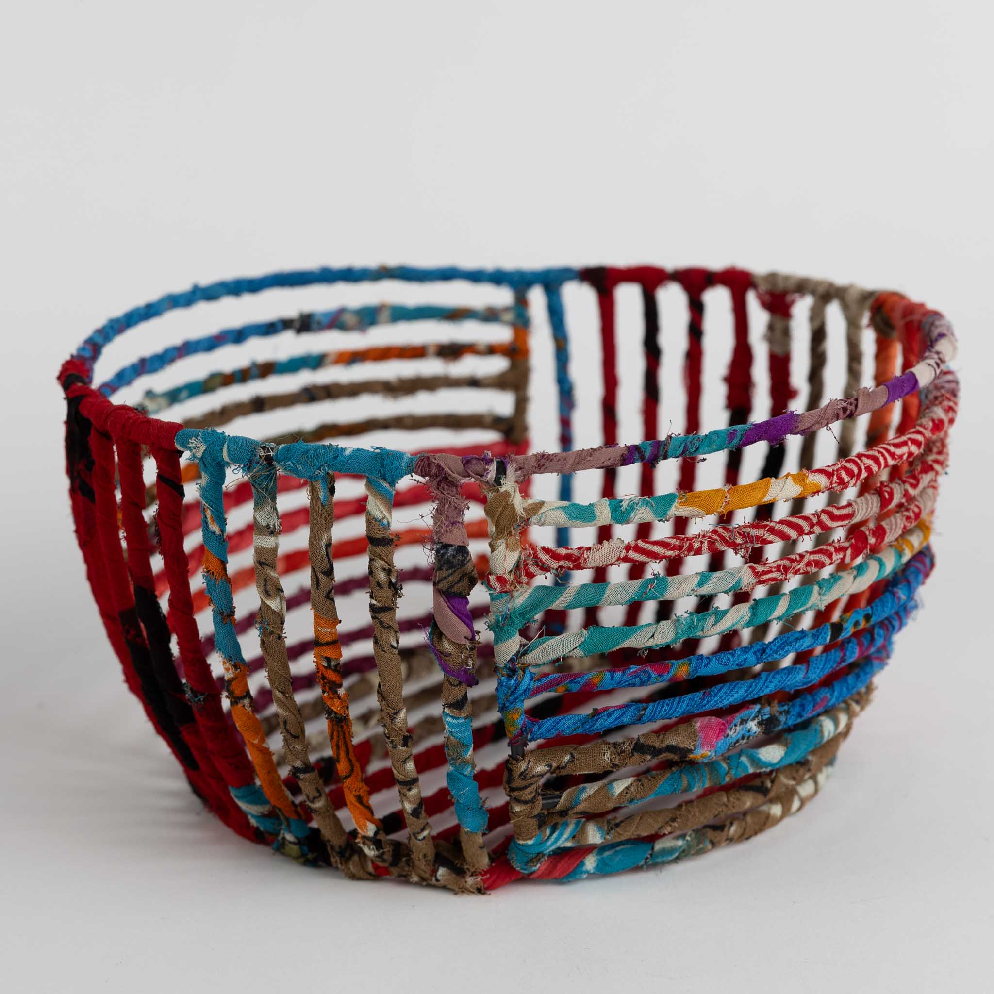 Basket round sari/wire 8Dx4H asst