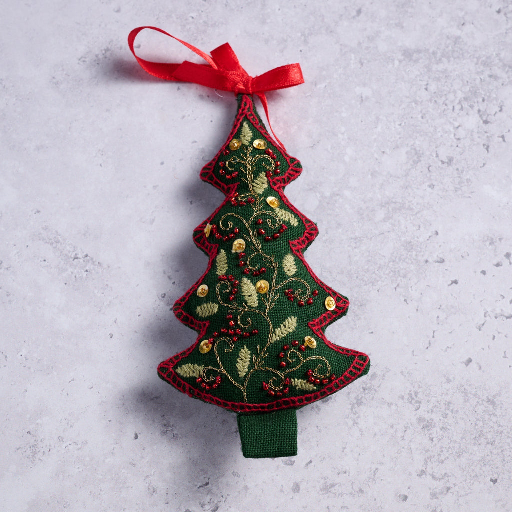 Ornament tree stuffed M/3 emb cttn 5.5L grn/red