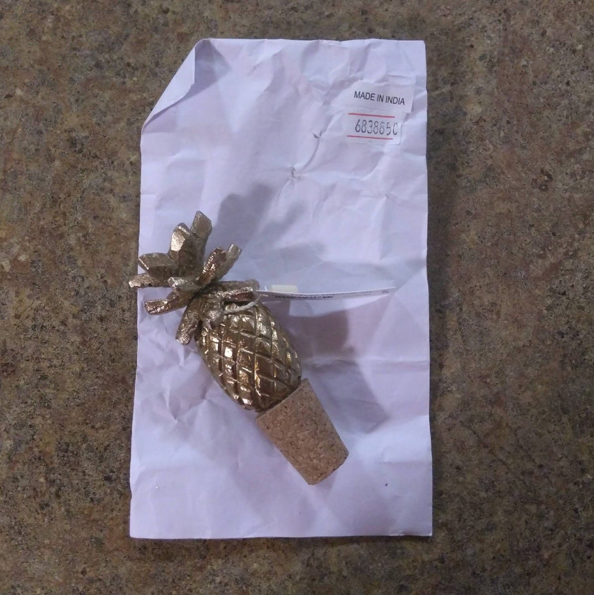 Bottle topper pineapple metal/cork 1.5Dx3.75H gold