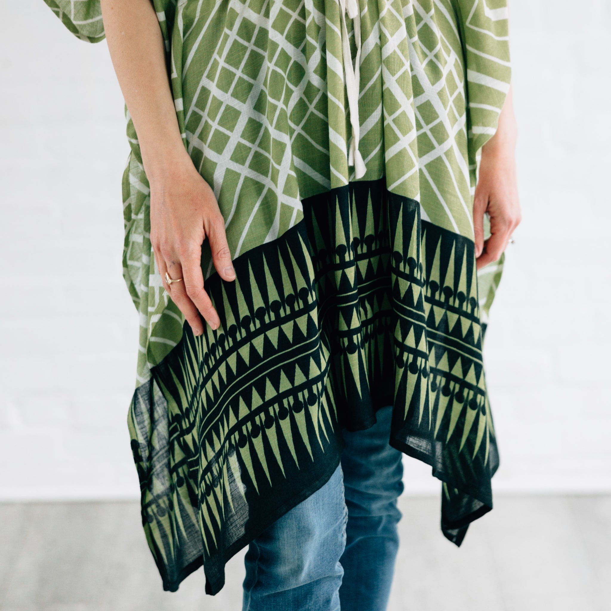 Kaftan short w/geo border viscose 36L grn/blk