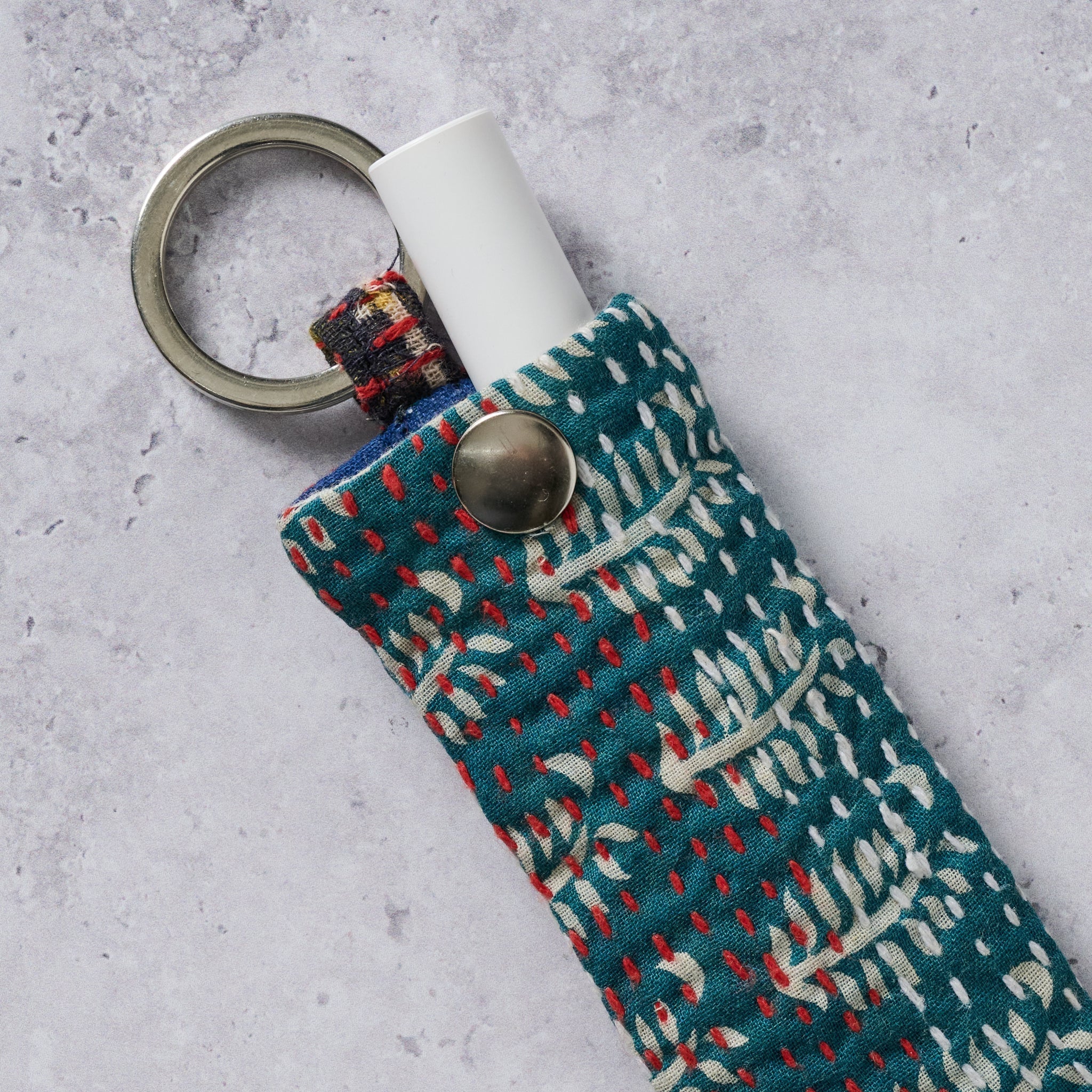 Lip balm holder keychain M/3 cotton/brass 5L asst