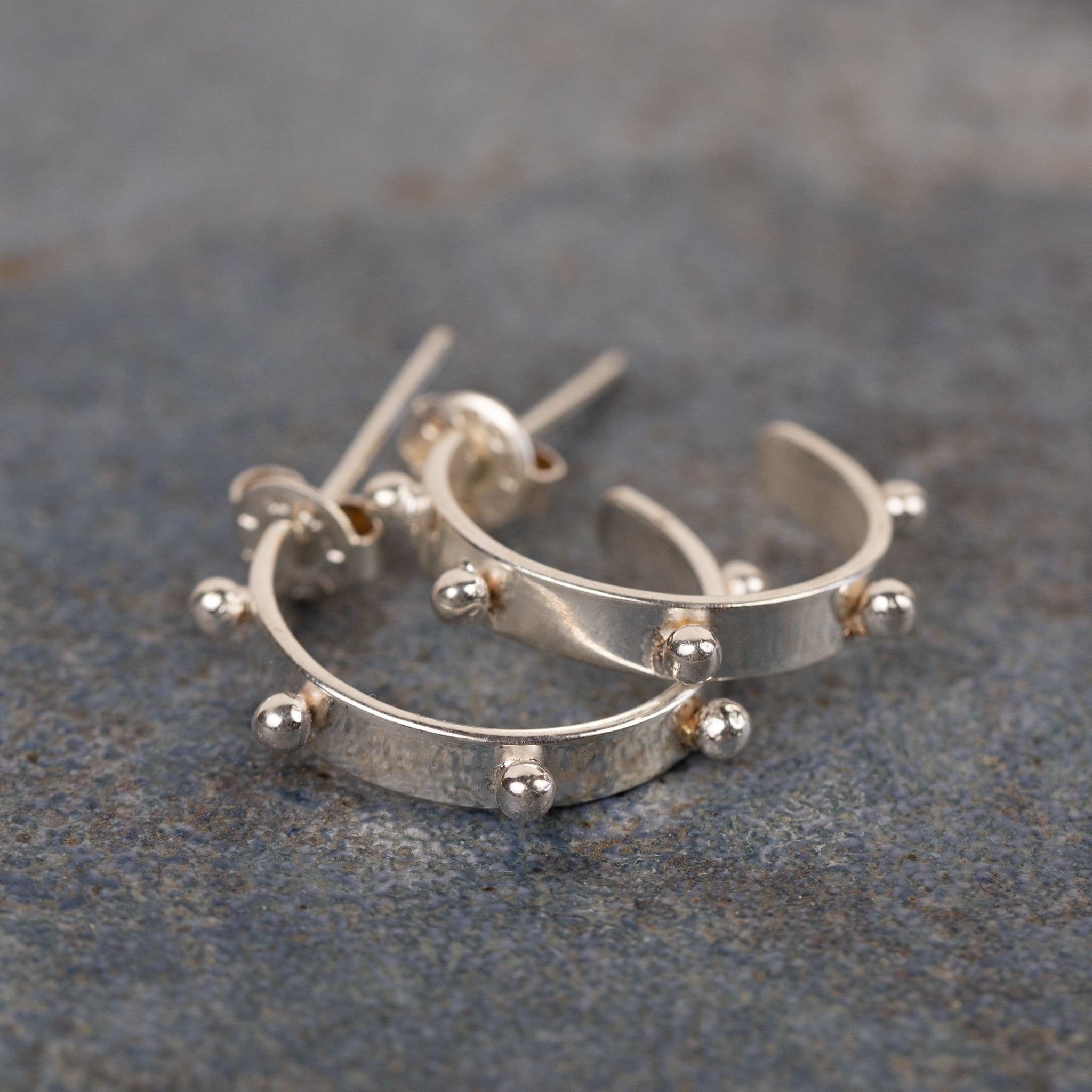 Earrings post studded hoop br/silv pltd .75D silv