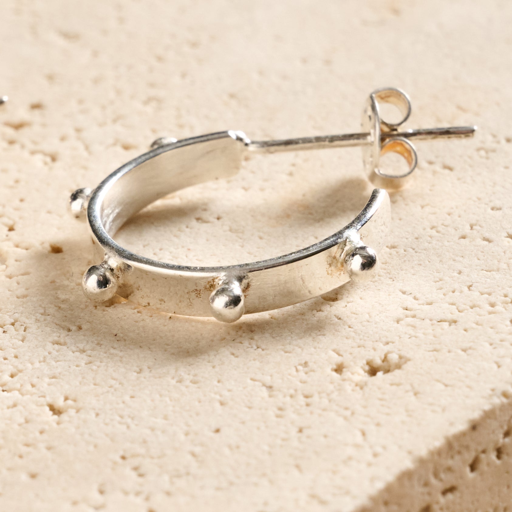 Earrings post studded hoop br/silv pltd .75D silv