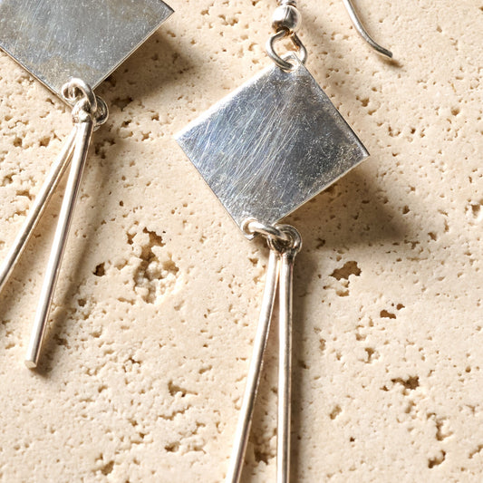 Earrings small sq w/spokes br/silv pltd 3L silv