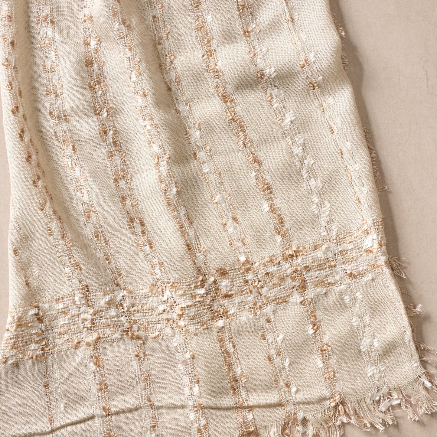 Scarf dashed knotted stripes viscos 70x22 tan