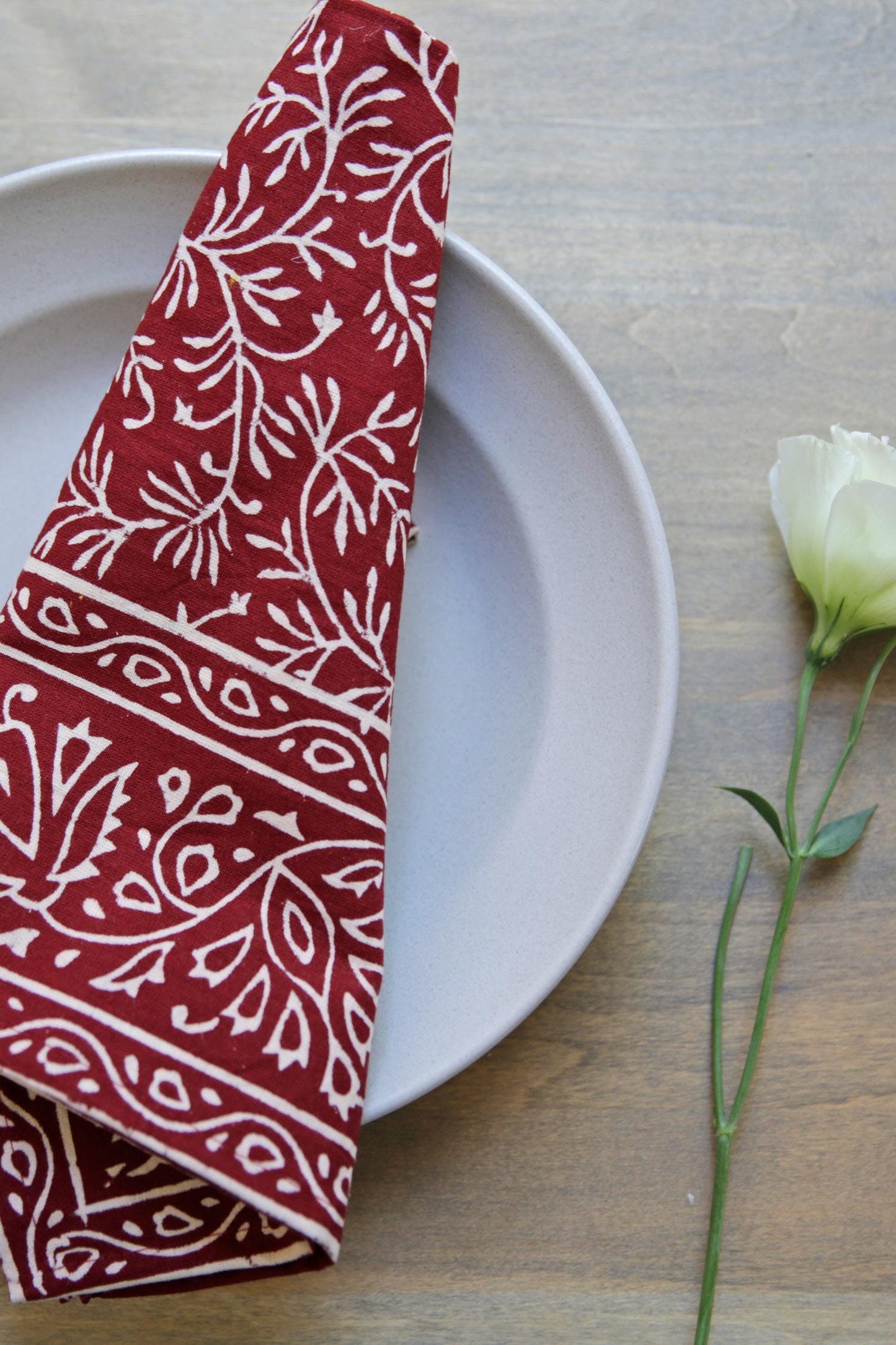 Napkin vines M/4 cttn20x20 red/crm