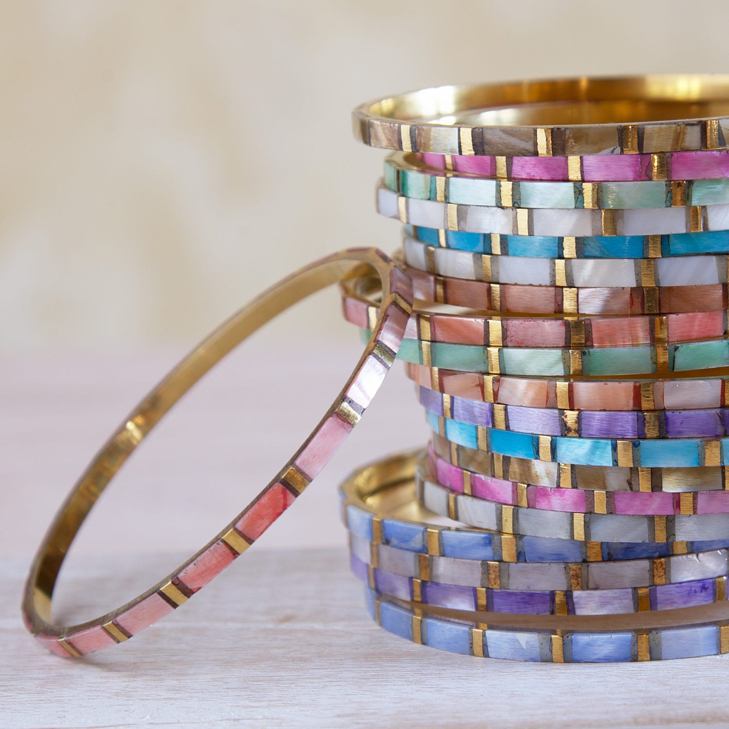 Bangle brass M/10 MOP inlay 3D
