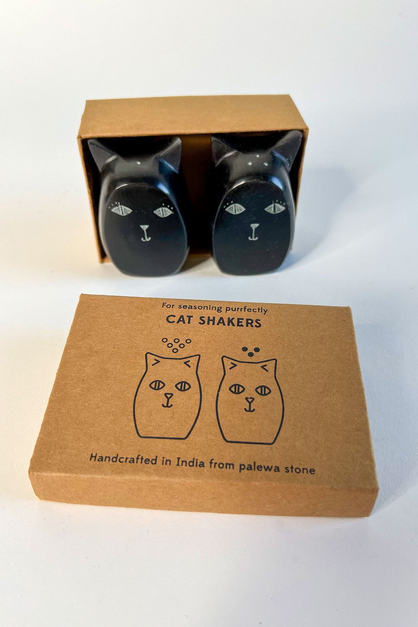 Salt & pepper shakers cats stone 3H black