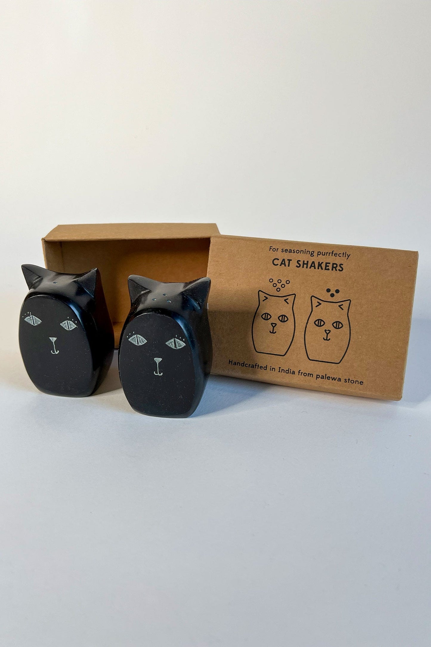Salt & pepper shakers cats stone 3H black