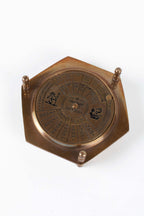 Compass/calendar 3 legs metal/glass 4Dx1.25H br