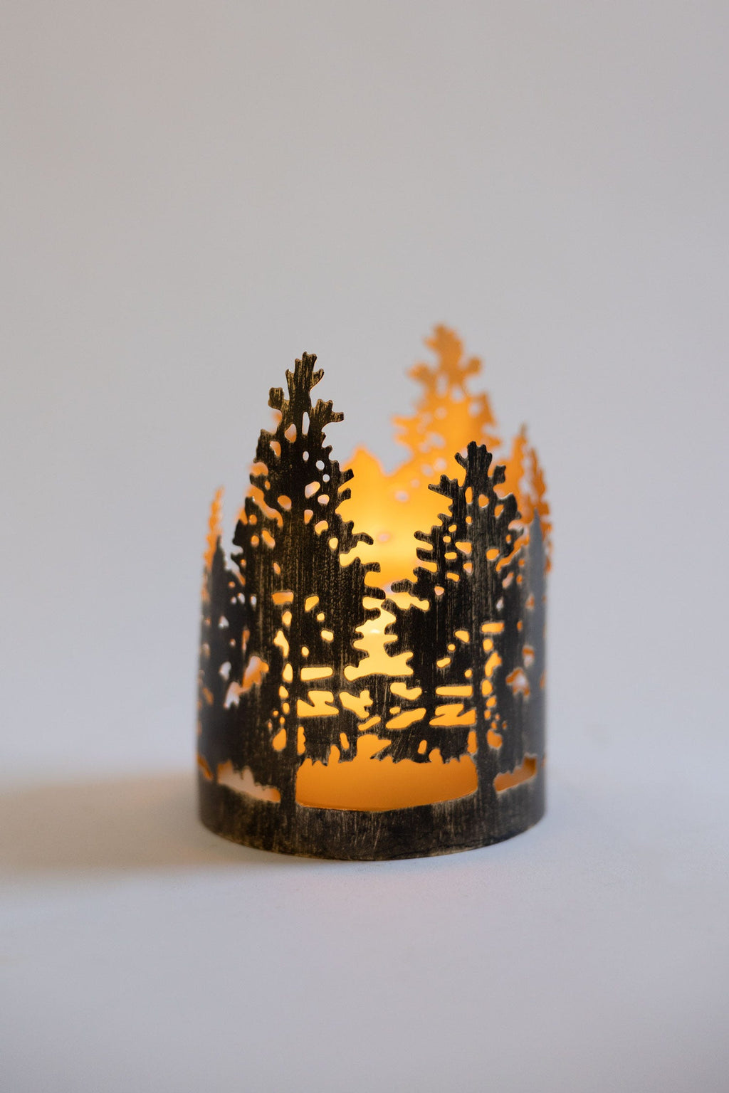 Candleholder circle of trees iron 4.25Dx6H blk/gld
