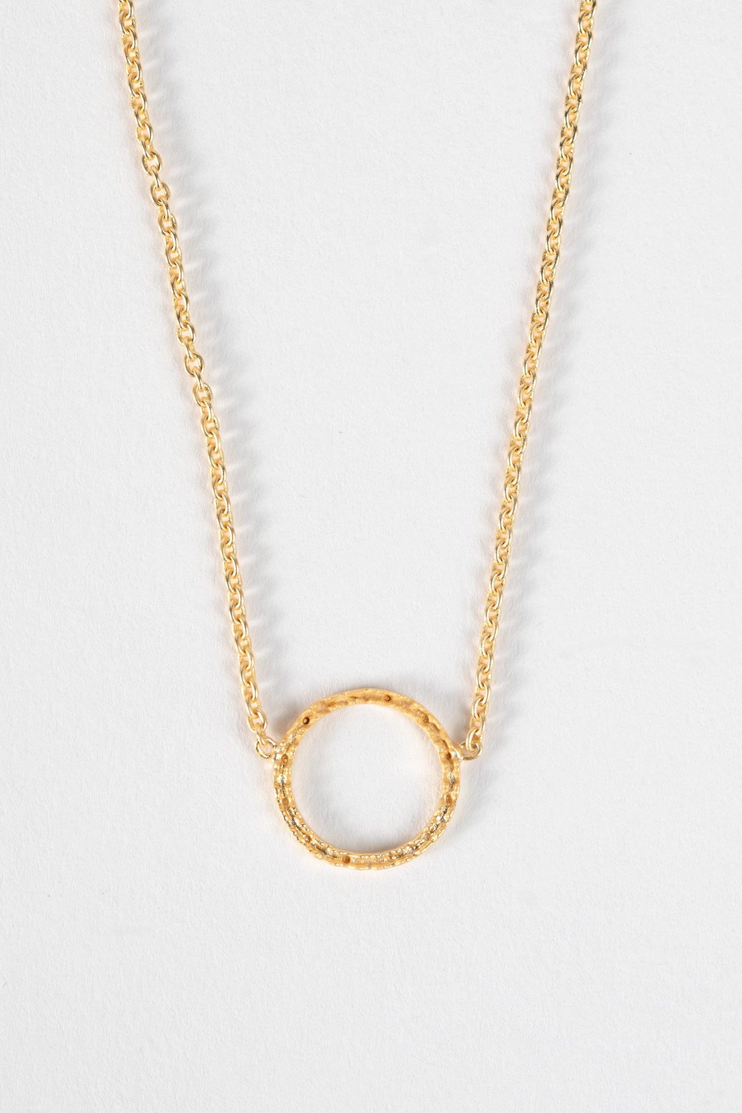 Necklace ring pend w/fine chain metal .5Dx16L gold