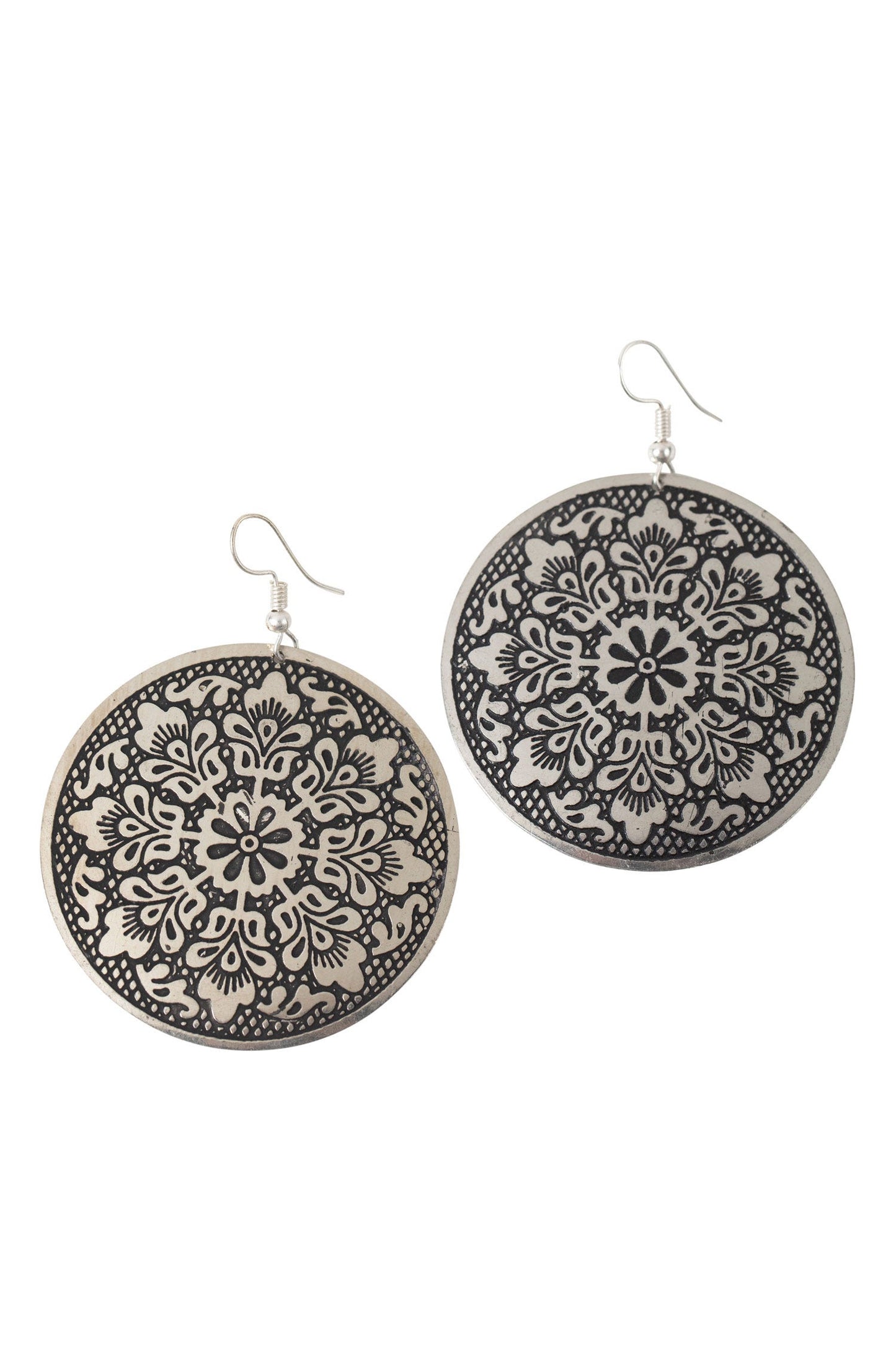 Earrings large disc embossed metal 2D silver/black*^
