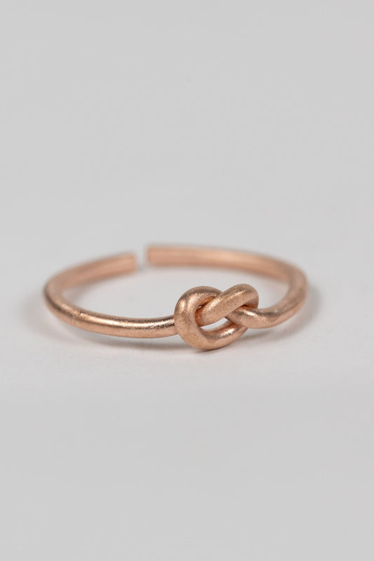 Ring knot brass copper color