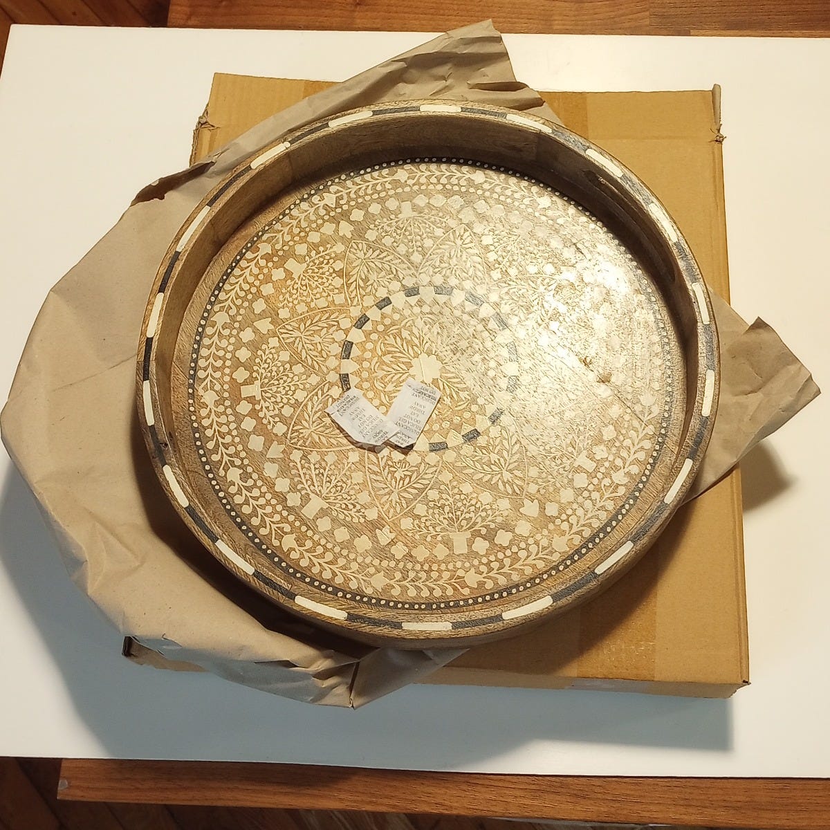 Tray hand painted mandala mango 15Dx2H brn/wht/blk