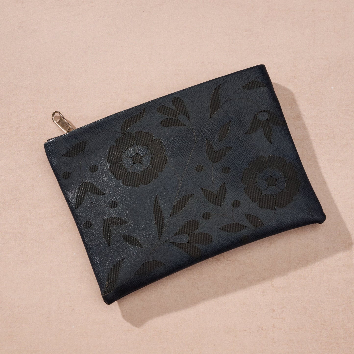 Gahara Embossed Coin Purse