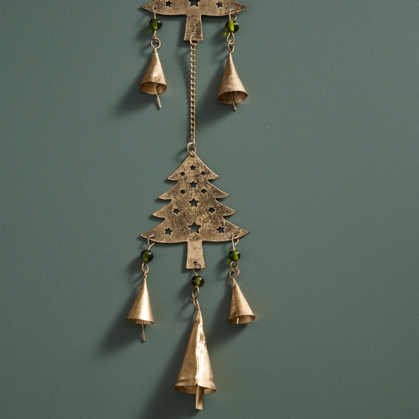 Chime four trees recycled iron/glss 35L brss/grn