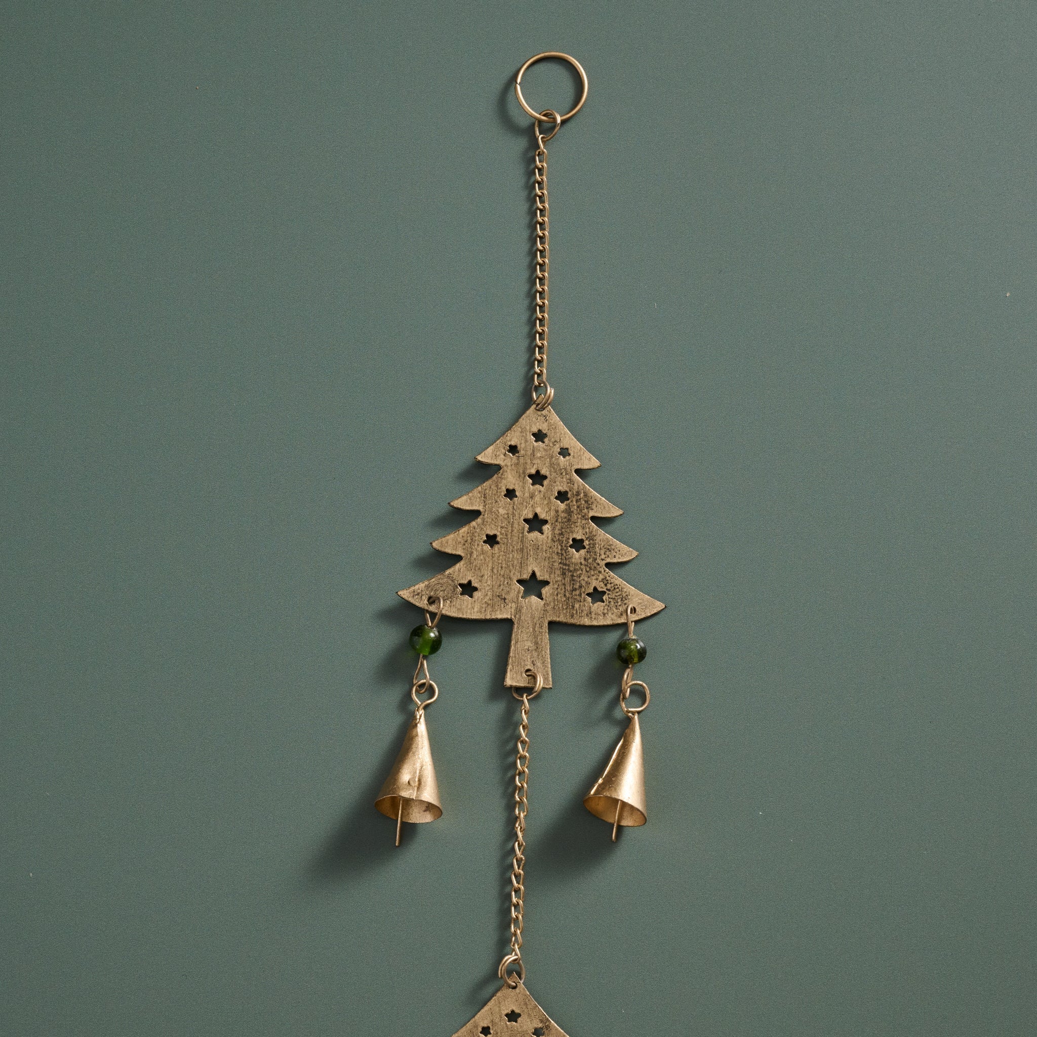 Chime four trees recycled iron/glss 35L brss/grn