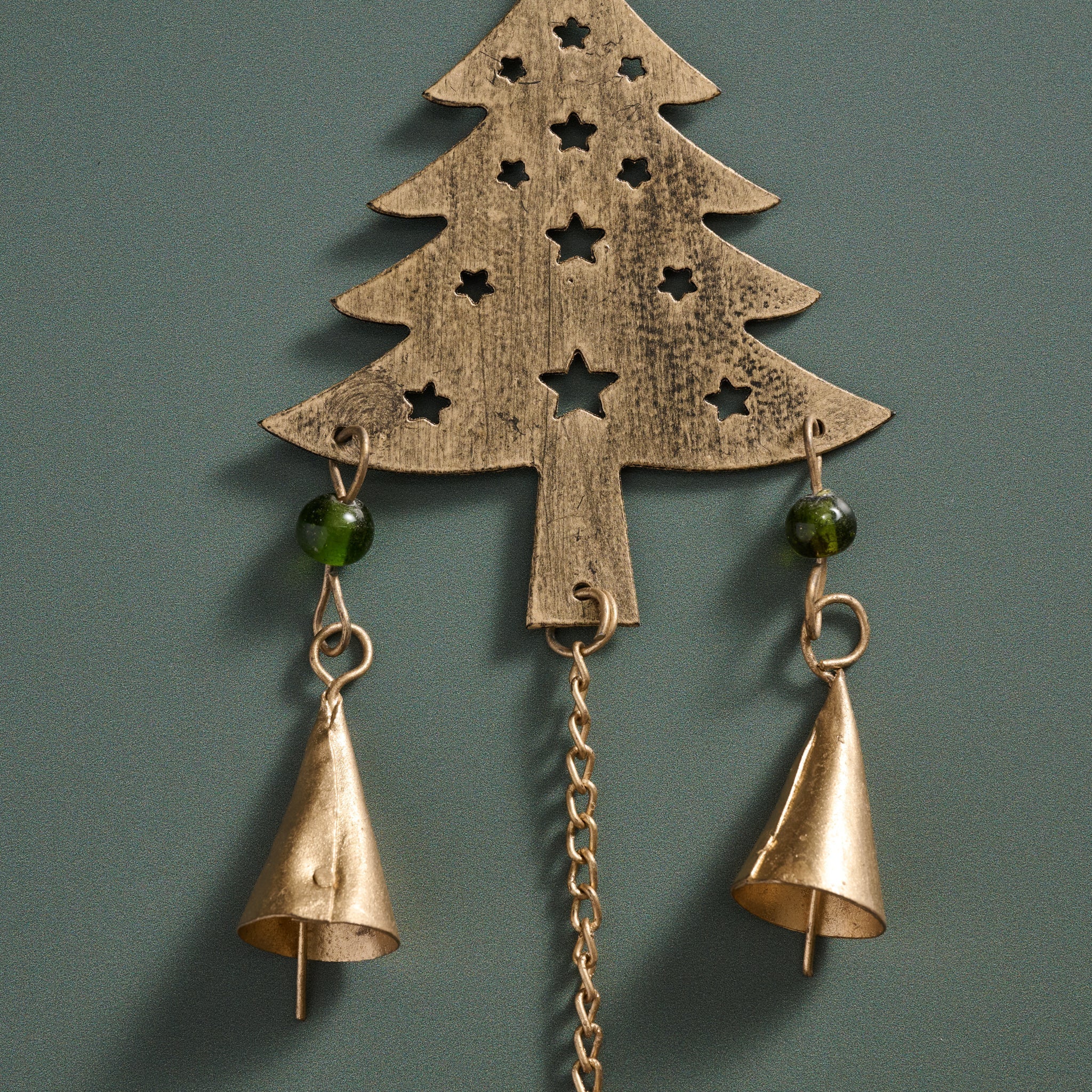 Chime four trees recycled iron/glss 35L brss/grn