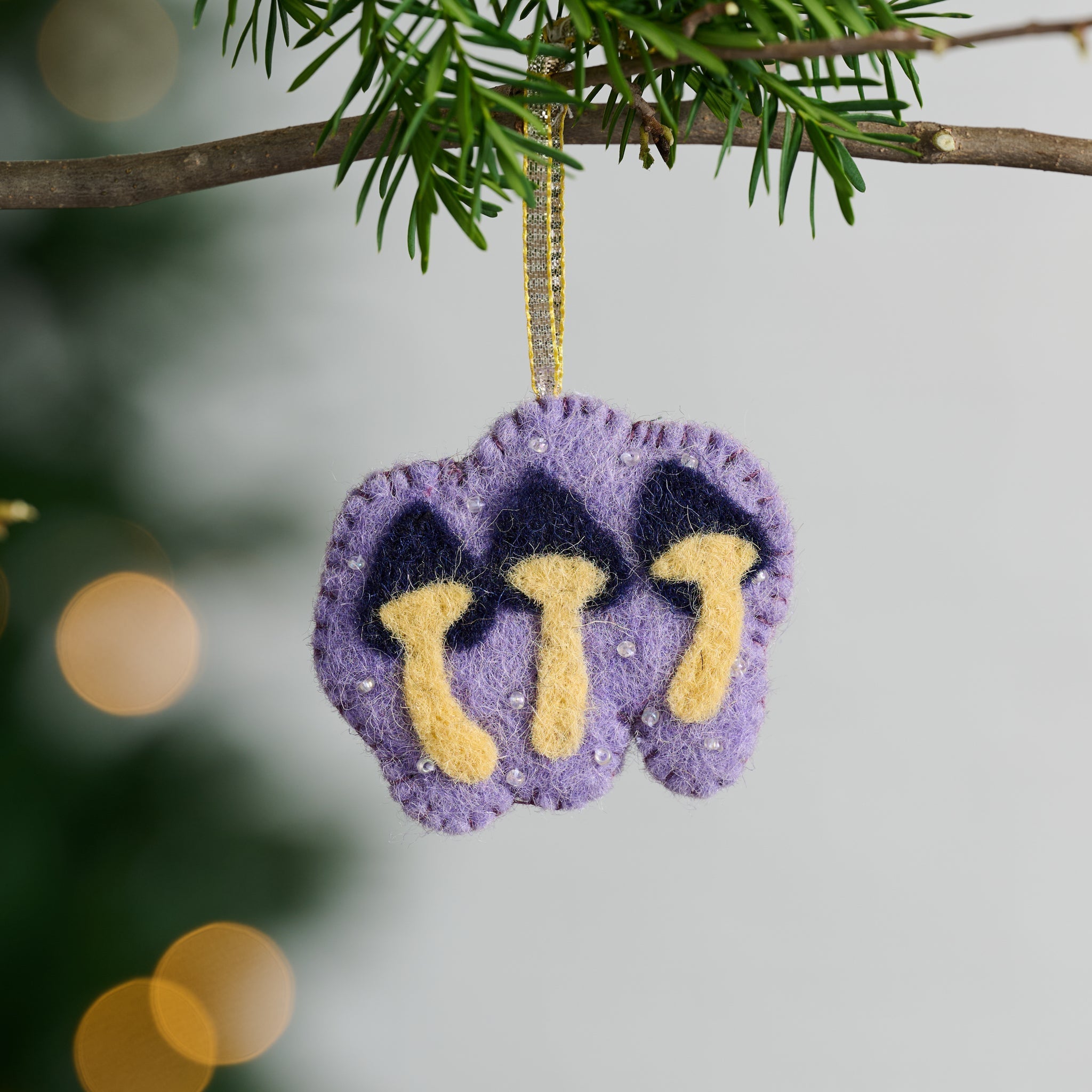 Ornament mushrooms M/3 wool felt 3Wx2 prpl/blu