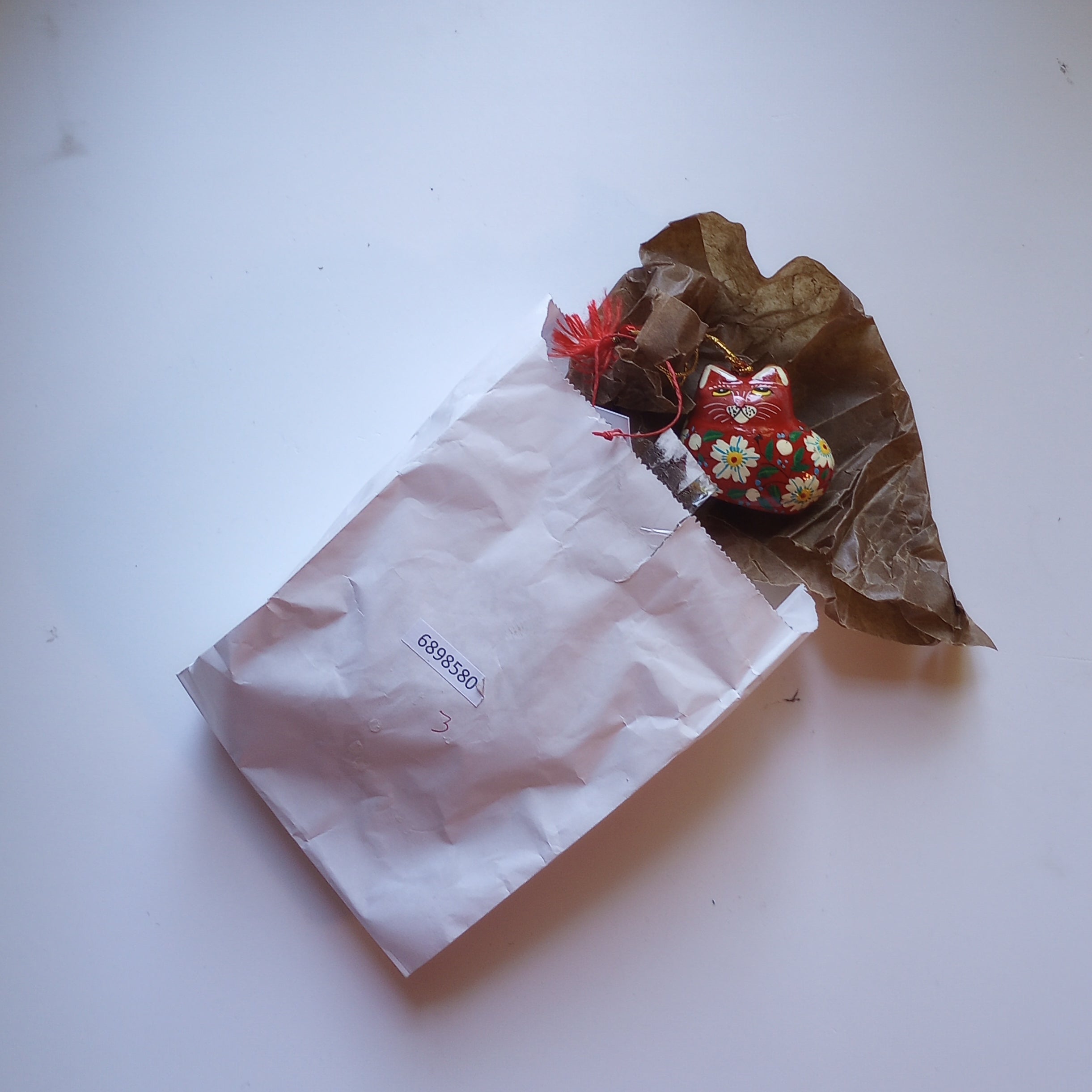 Ornament cat M/3 painted paper mache 2W red/multi