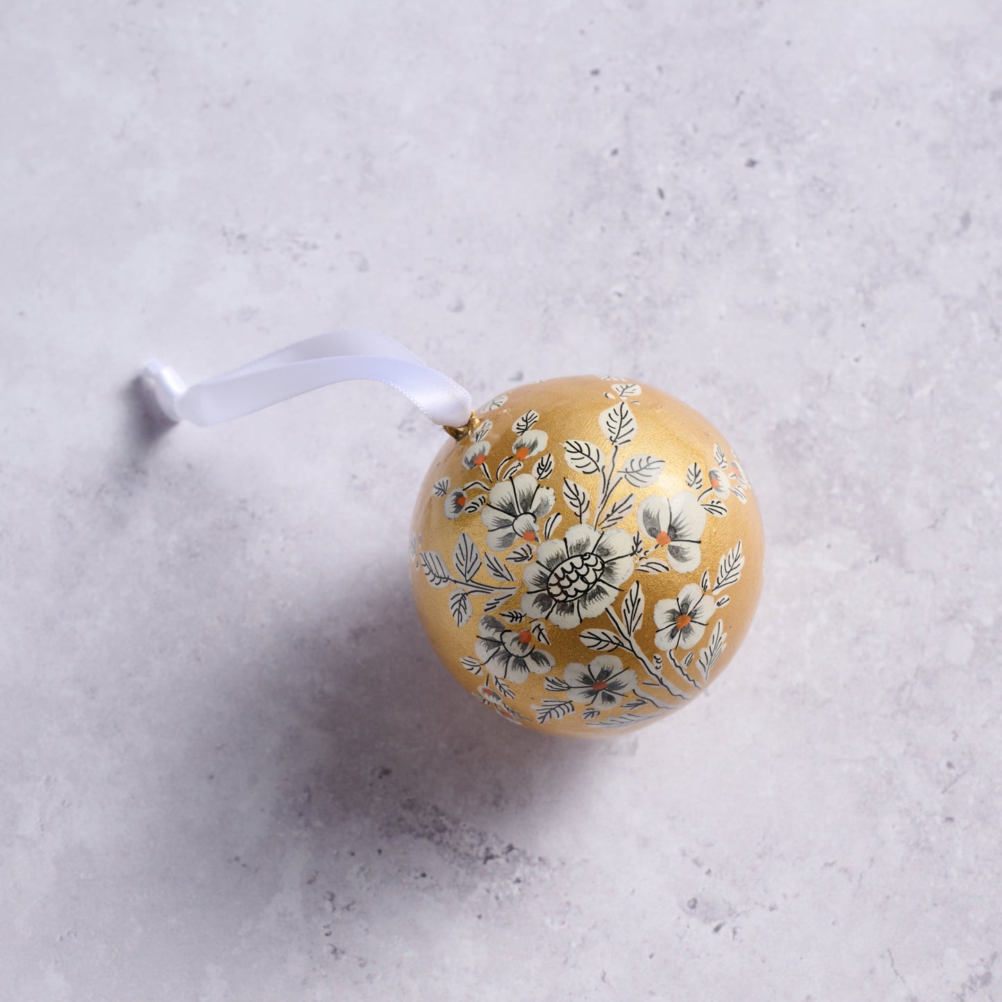 Ornament ball M/3 painted paper mache 2.5D gold