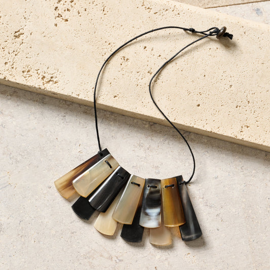 Necklace statement rect horn/cttn 16.5L brn/blk