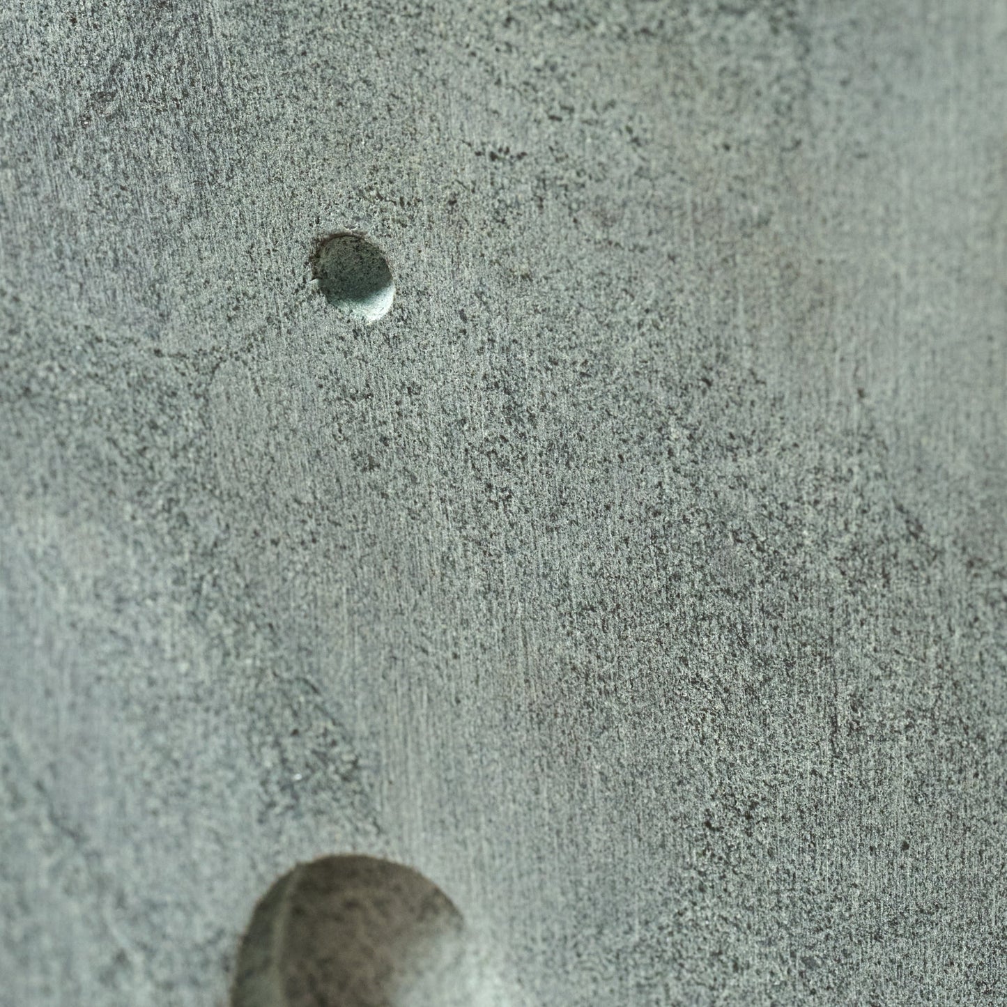 Salt & pepper shakers elephant stn 2.5Lx2.25H gray