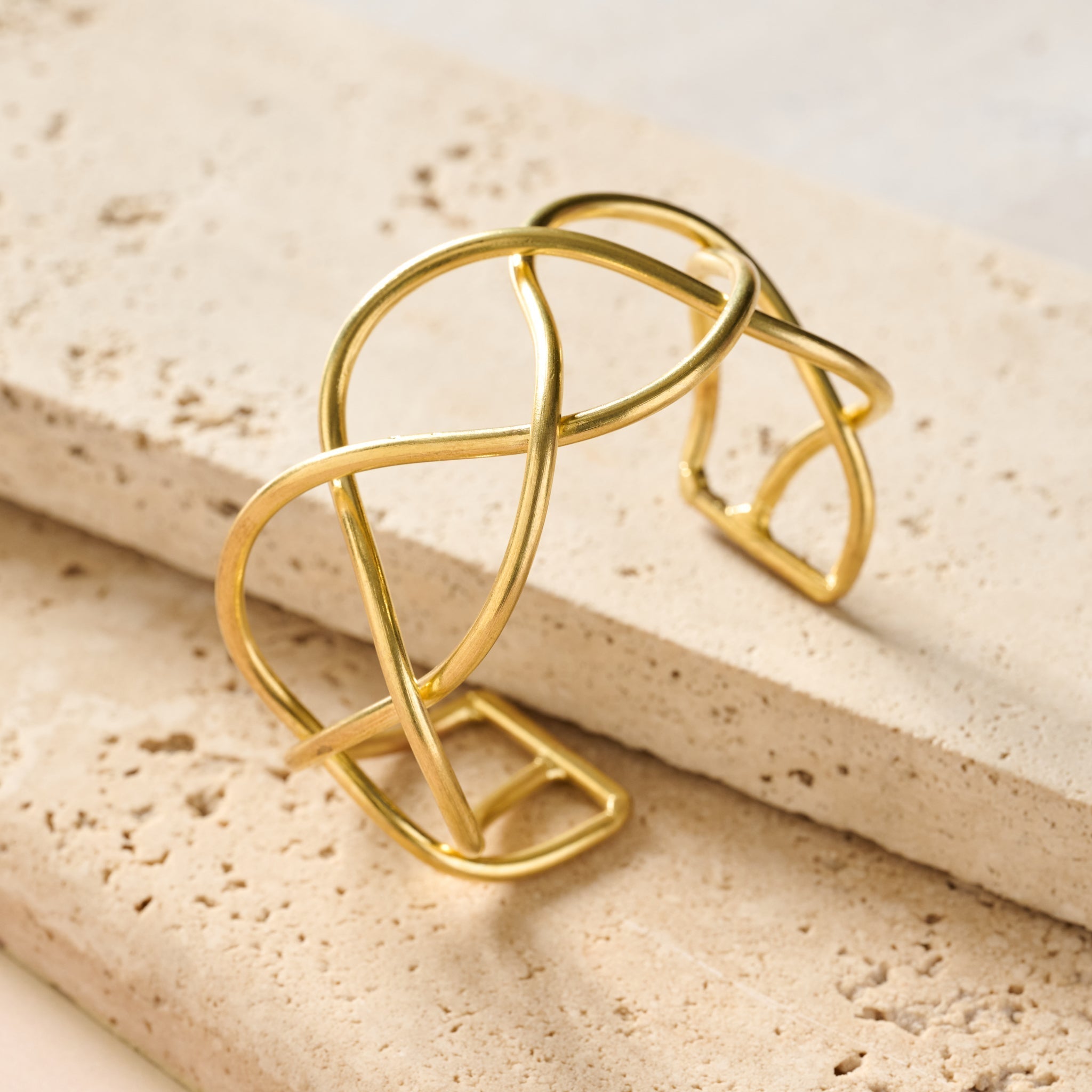 Bracelet cuff infinity twist brass 1.5W gold