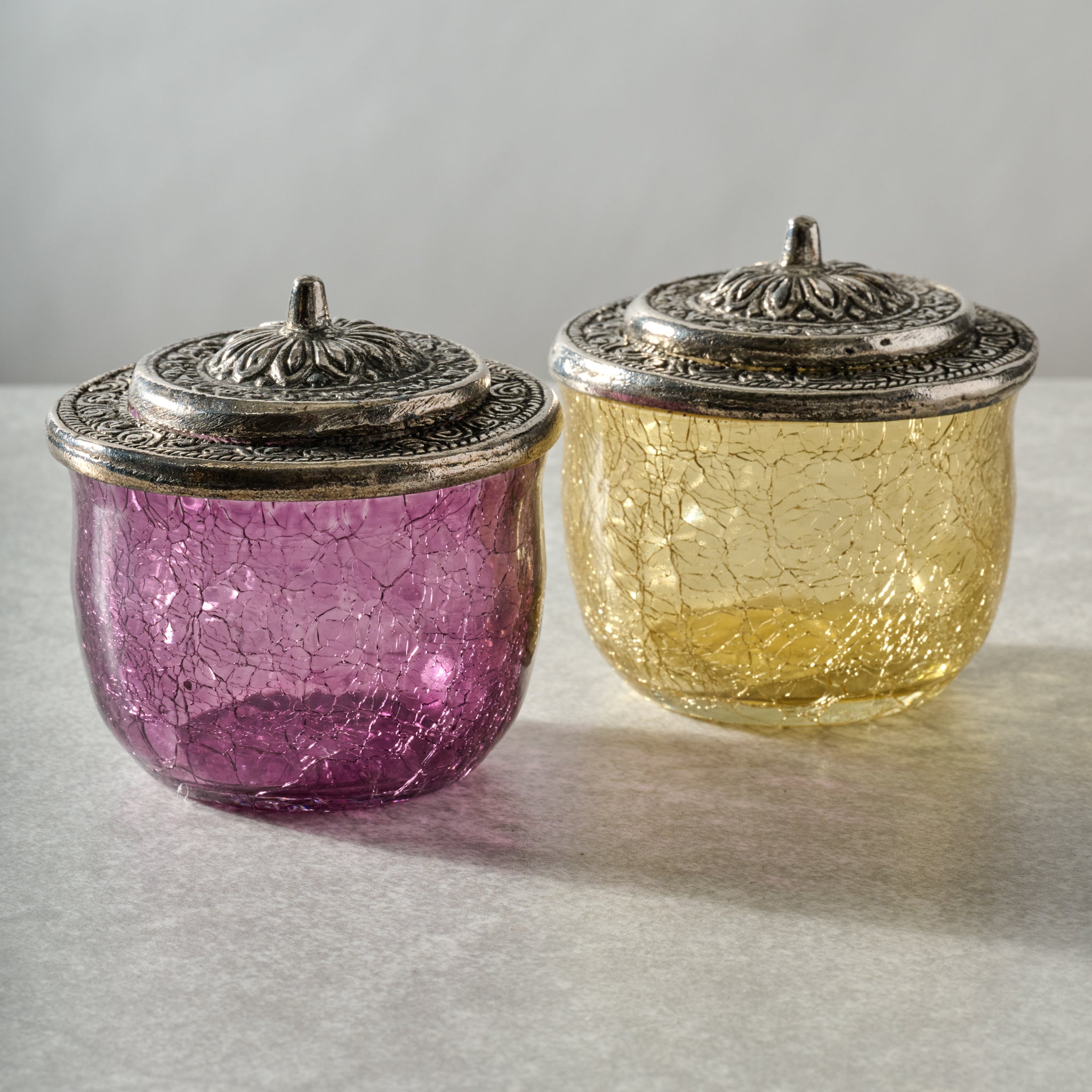 Jar with lid crackle glass/br 3Dx3H yellow/silver