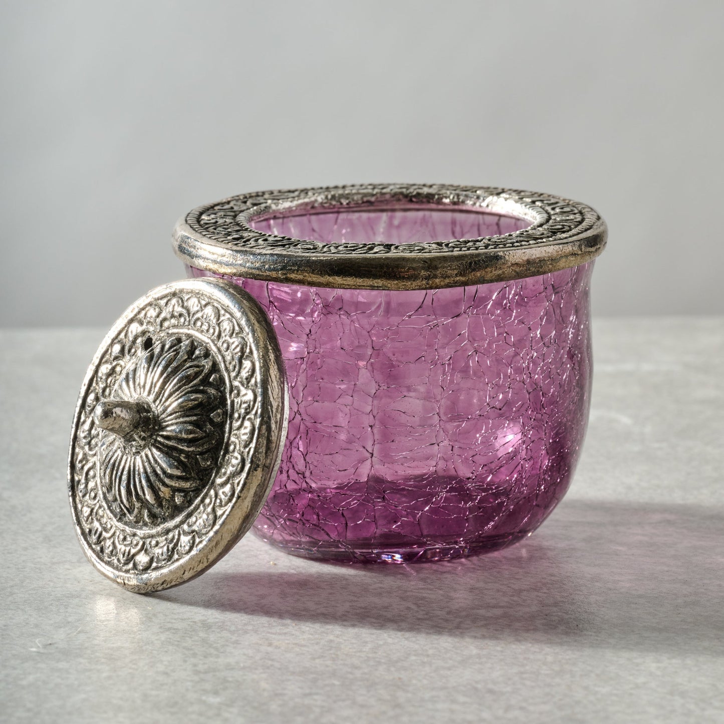 Jar with lid crackle glass/br 3Dx3H purple/silver